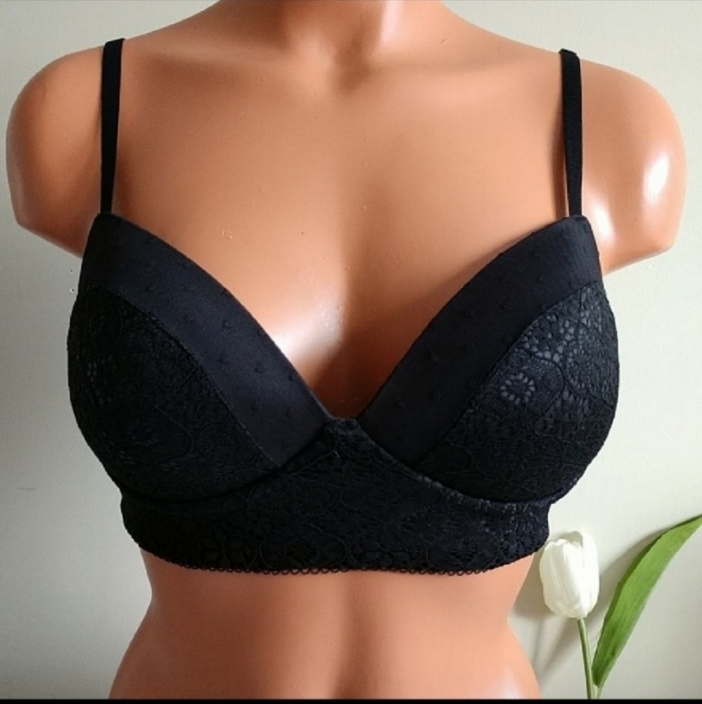 Size M❤️ VICTORIA'S SECRET PUSH-UP BRA - Picture 3 of 5